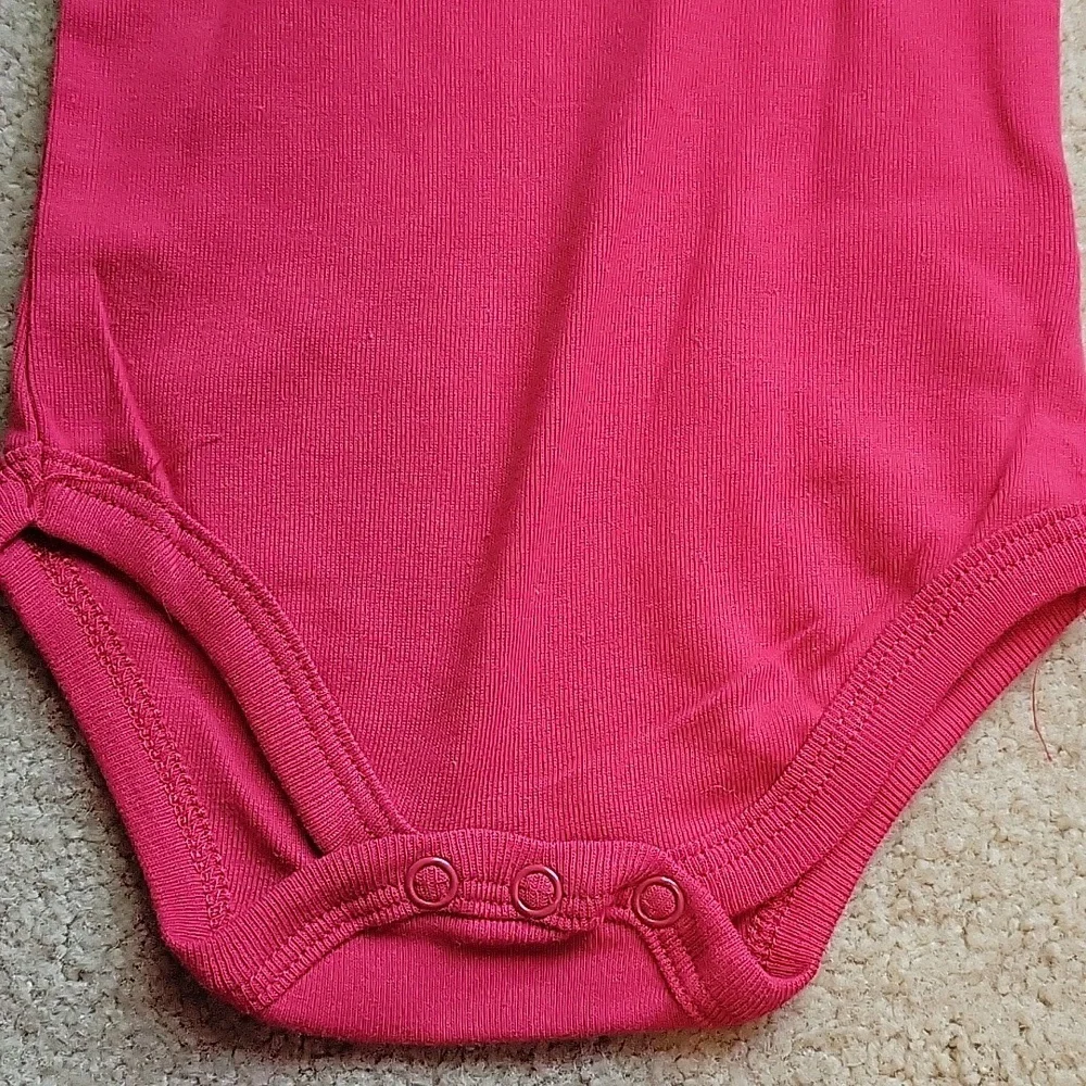 Tommy Hilfiger New Floral Onesie 6/9 Months Red Short Sleeve